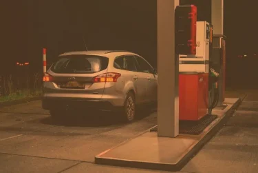 【ガソリンのちょびちょび入れは禁止！】セルフのガソリンスタンドで給油時の注意点